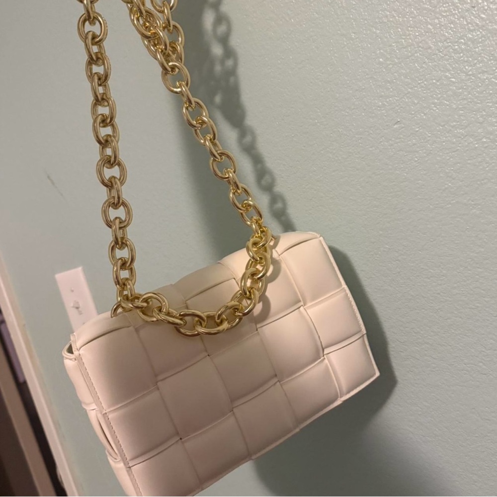 SHEIN White Woven Bag with Gold Chain